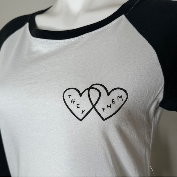 Modcloth They/Them Black and White Raglan Sleeve Women's Top NWT medium - Picture 4 of 6
